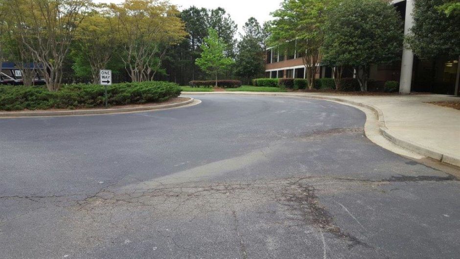 Mill and Overlay Asphalt Paving for a Local Business in Alpharetta, Georgia